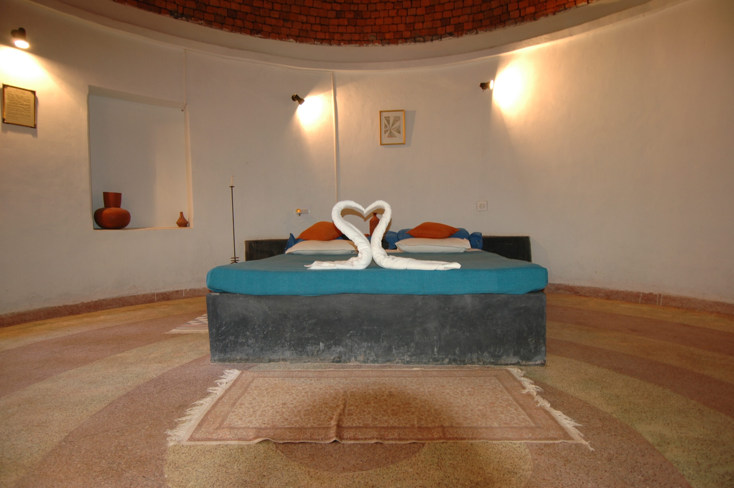 Brick vaulted high dome ceilinged room, Laguna Anjuna